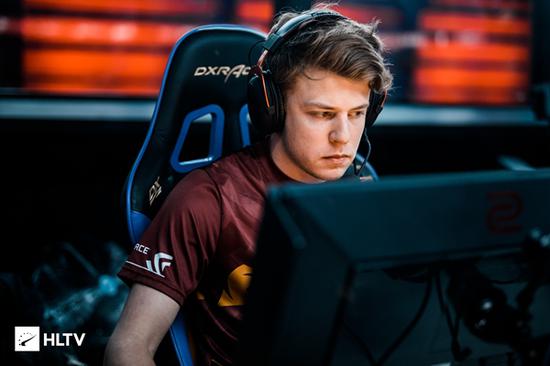 Swisher 报告 Dust II 地图上炸弹爆炸半径增加