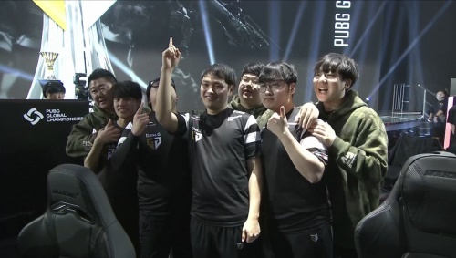 ECSTATIC 和 Virtus.pro 首先退出 BLAST Open Fall 2025：封闭资格赛